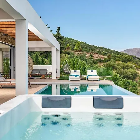 Sleeps 8 Pool Air Con Wifi *