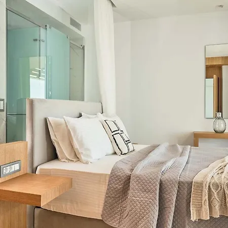 Sleeps 8 Pool Air Con Wifi *